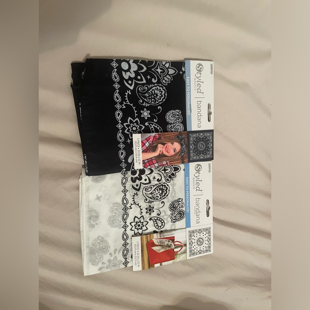 Bandanas black and white